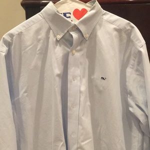 Vineyard vines light blue striped button up shirt